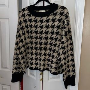 Gorgeous sweater!! Never worn!! NWOT